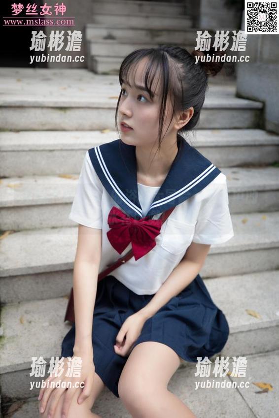 梦丝女神 - 玥玥的浴缸大冒险：写真中的水花四溅！