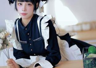 夏天有限，套图无限，洛桑w伊梓的一次更新，真是个吸引眼球的小姐姐。