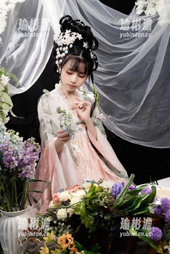 爆机少女喵小吉的NIKKE爱丽丝探险——这精选套图的乐趣绵延不绝……