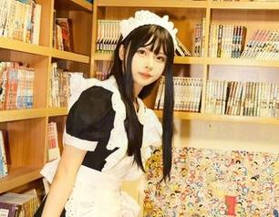 白莉爱吃巧克力新作“纯白”图集，每一张都像是在和我玩捉迷藏。