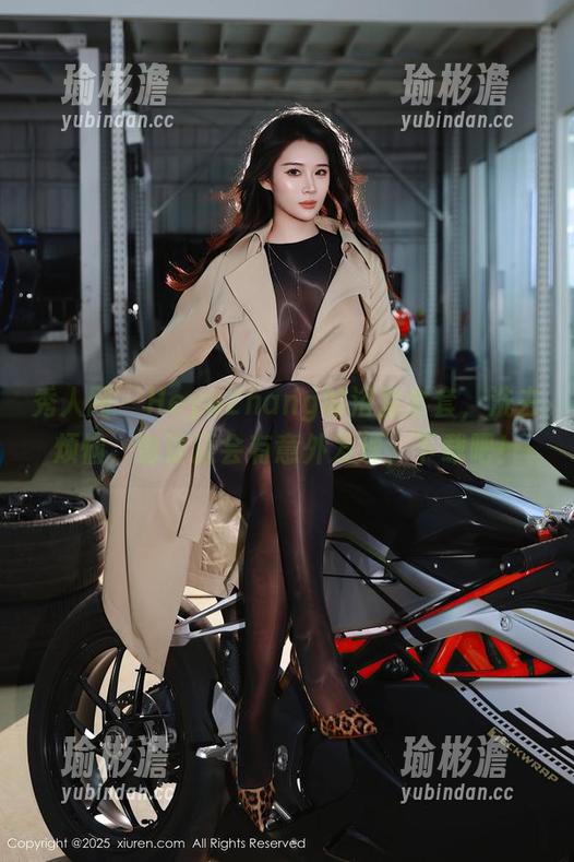 秀人网 - HeyuZhang的浴室全套，洗去烦恼，也许还会有意外发现，下载吧！