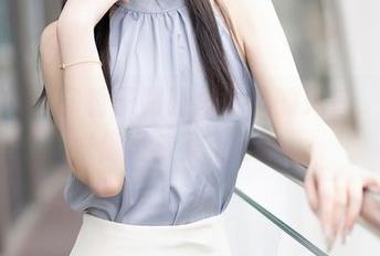 秀人网 – 多香子眼睛里温柔的光芒，图包好像也被染上色彩。