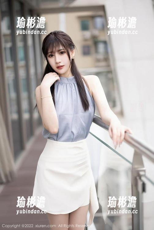 秀人网 - 多香子眼睛里温柔的光芒，图包好像也被染上色彩。