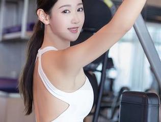秀人网 – 婕西儿jessie的礼服，美图一拍即合，快来下载吧！