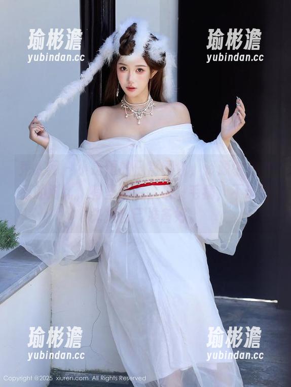 秀人网 - 小逗逗的日常图包，资源中存在感的对比，有些画面拿来没毛病，不过得先把自己准备好。