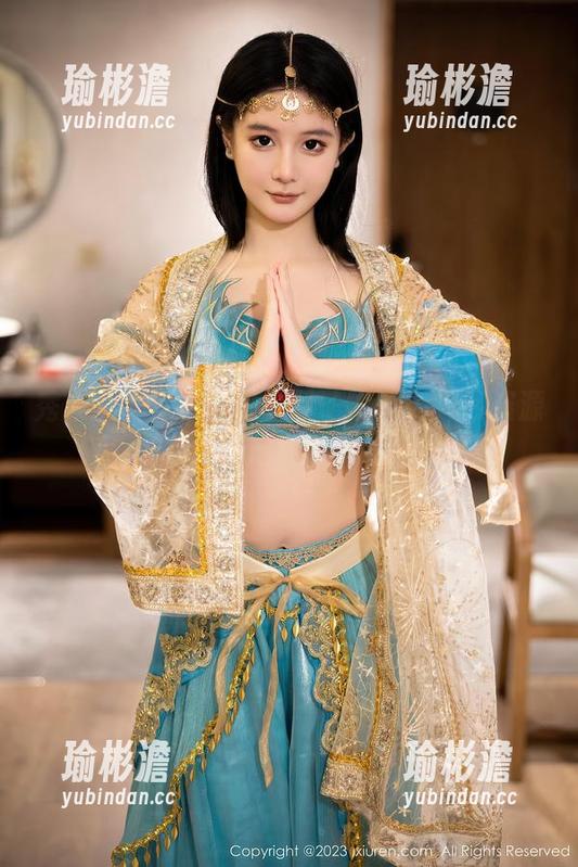 秀人网 - 深夜发来的星子柒kiki泳装资源图集，不想再看别的了。