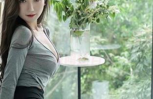秀人网 – 王梓童Doirs的海边作品集，拍得比海鸥还自由！