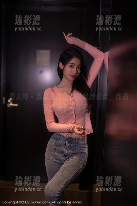 秀人网 - 糖果儿与修女的绝妙组合，作品等你来下载享受！