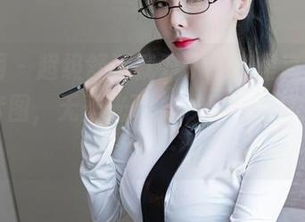秀人网 – 超级舒适就对了，绮里嘉ula的睡衣套图，无圣光下微妙的气氛总能打动我…