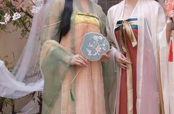 秀人网 – 美桃酱的精选写真，少女心爆棚，心里说不出的期待。