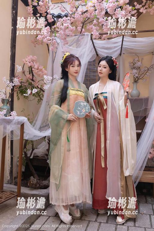 秀人网 - 美桃酱的精选写真，少女心爆棚，心里说不出的期待。