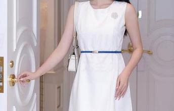 秀人网 – 迷失在肉晴MINI的美足中，原图曝光，无圣光加持
