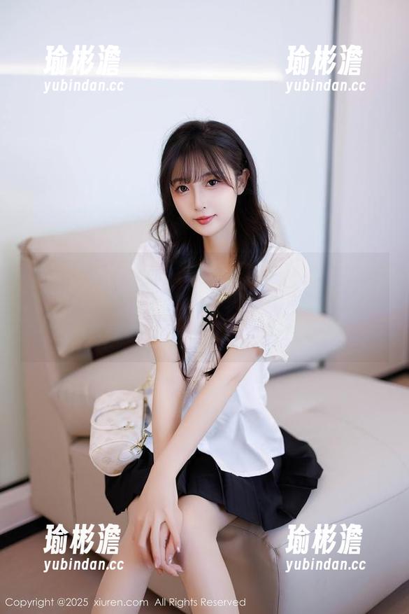 秀人网 - 图集中荡漾Crystal的足迹：你以为这是裸足，其实是历经风霜的小脚丫！