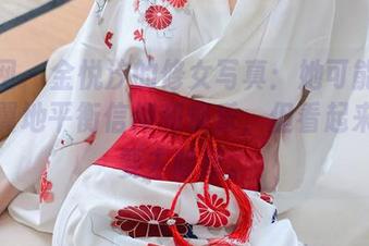 秀人网 – 金悦汐的修女写真：她可能在小心翼翼地平衡信仰和快乐，但看起来就像要去除草。
