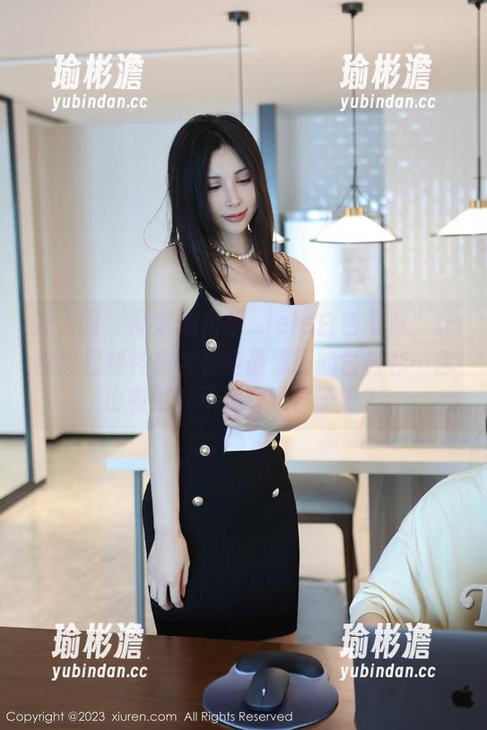 秀人网 - 高清陶喜乐_lele白色写真，让我想起那件藏在衣柜最里面的白衬衫…你也有那种不想穿的日子吧？