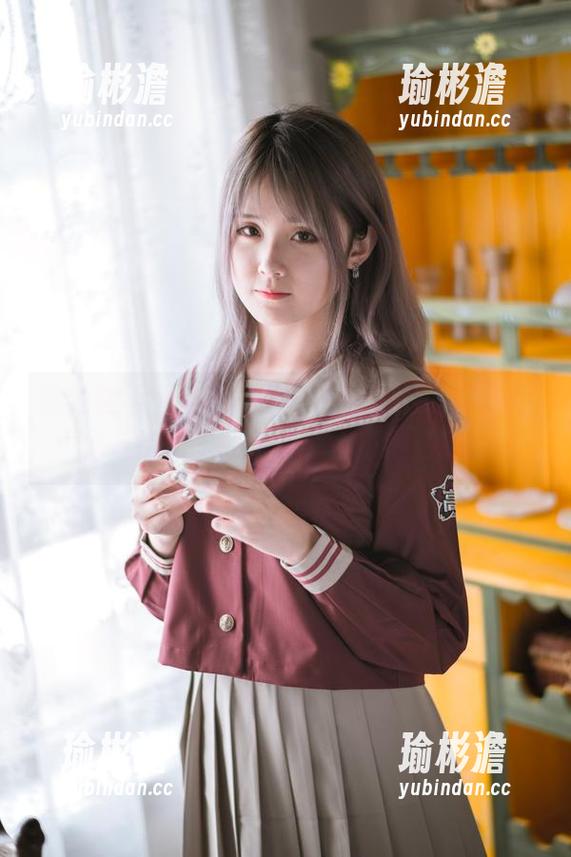 秋楚楚不秃头的美图总是凉凉的，像是霞之丘诗羽里的资源，舍不得删啊！
