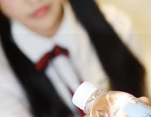美媛馆 – 免费欣赏绮里嘉Carina的美腿美图，真让人意外自己竟然在流口水。