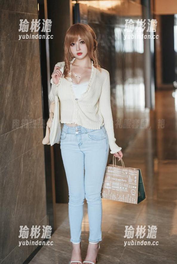 肉扣热热子的新花样：海伦礼服套图，艳压群芳吗？