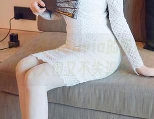 花漾show – 易阳Silvia的厨娘套图，极致诱人但又不失温柔。