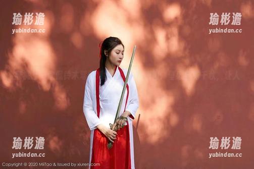 蜜桃社 - 钦佩铃木驾驭婚纱的潜力，原图、壁纸各有千秋，让人赞叹不已！