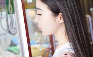 蜜桃社 – 在雪飞浴室里找到了新资源——更不正经的几套图！