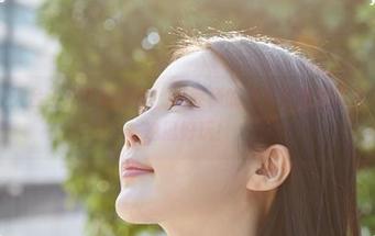 蜜桃社 – 天台上杂乱的光影，顾乔楠的写真可真让人意外，图包也挺好玩！