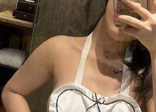 微密圈 – 詹詹皮衣合集：一件好衣服能引人怎样的瞩目？