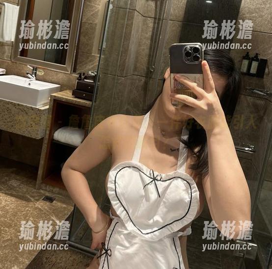 微密圈 - 詹詹皮衣合集：一件好衣服能引人怎样的瞩目？