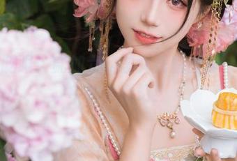 不要眨眼！贰加六的恶女花魁图册，免费中如梦似幻！