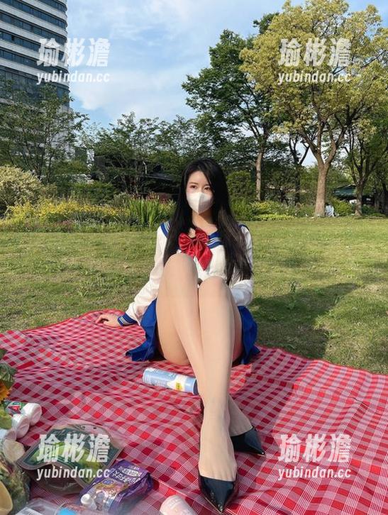 软妹小九九 微密圈 - 新鲜出炉,软妹小九九的图库里又添香足,这感觉真微妙。