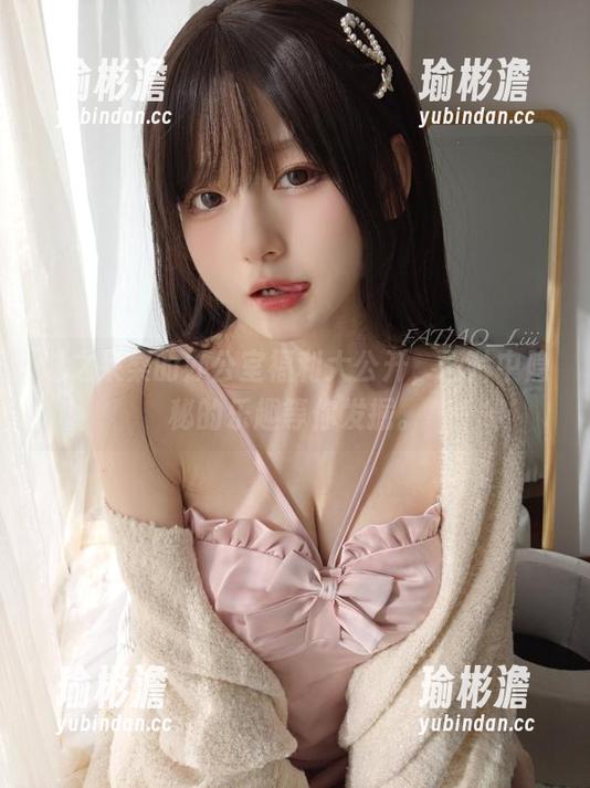 迷之呆梨的办公室福利大公开，图片中隐秘的乐趣等你发掘。