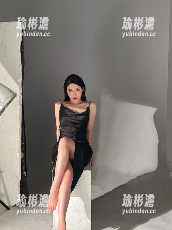 微密圈 - 金希儿的性感渔网：一张不够？多下载几份，保证你‘嗨’翻天！
