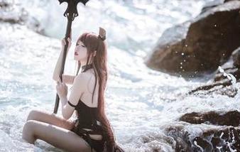 阿薰kaOri与黑兽巫女：这原图没加特效，完全敞开了。