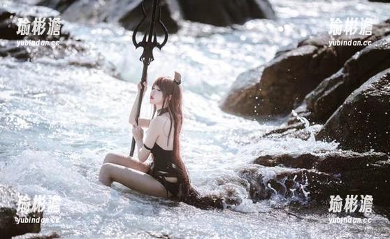 阿薰kaOri与黑兽巫女：这原图没加特效，完全敞开了。