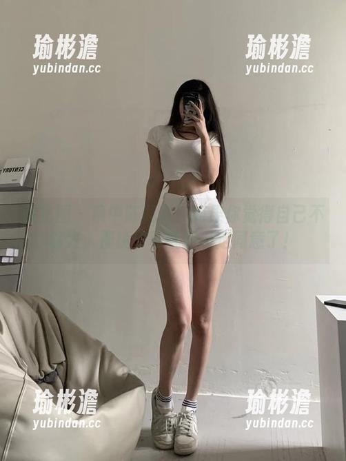 微密圈 - 镜中陈佩奇：如果你觉得自己不够好，那镜子可就不一定同意了！