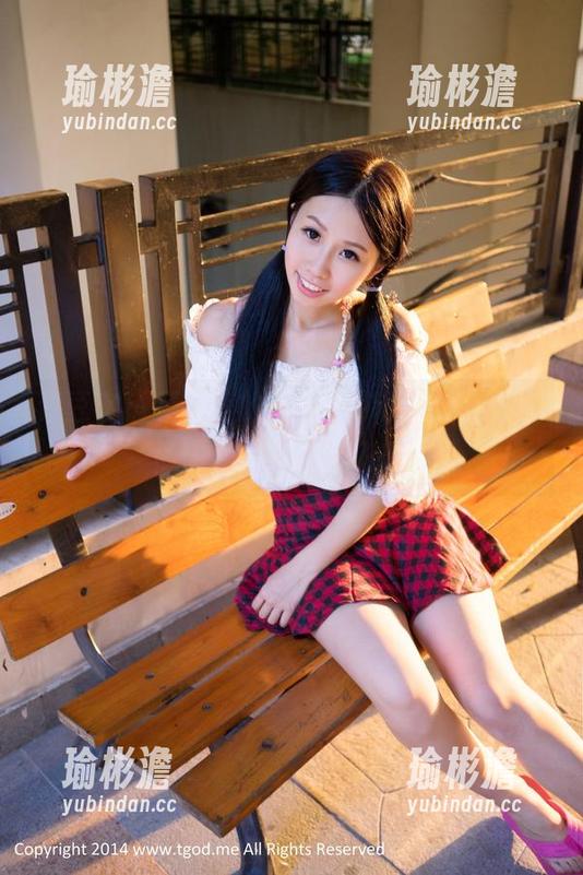 青豆客 - 杨上萱的合集，你能相信这是“俏皮女神”的样子吗？