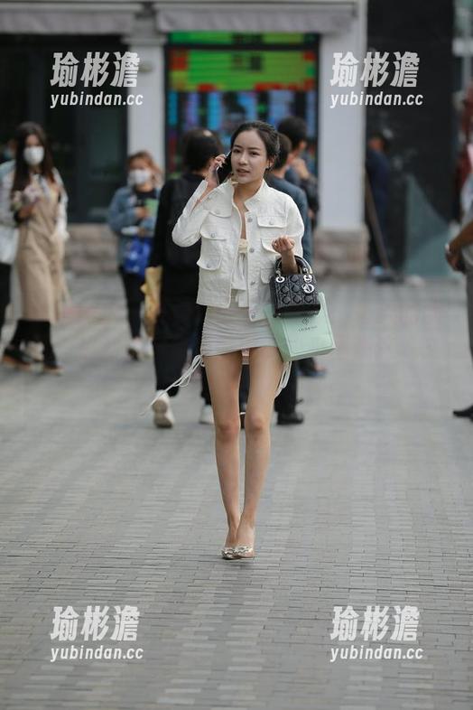 魔镜街拍 - 曼曼的办公室图集：每天的团建，福利比奖金还重要，快来围观这“文艺复兴”！