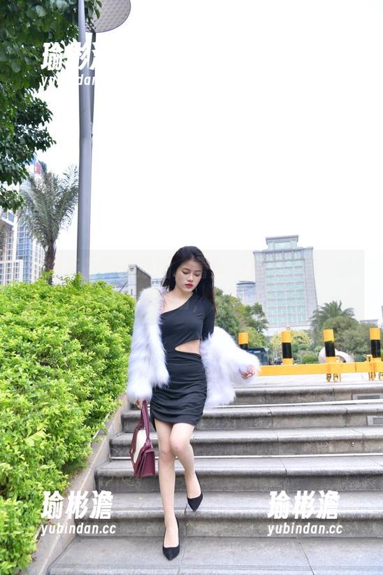 魔镜街拍高清原图，蕾丝小姐姐出没，拿好你的眼睛，别掉了！