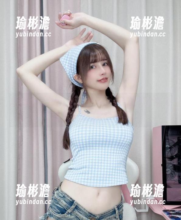 职场drama：鹿八岁baby原图探讨女上司和女下属的复杂羁绊。