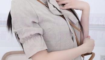 鹿野希的圣诞壁纸，摆出来就恨不得一直盯着，不及格的心情也被掩盖了。