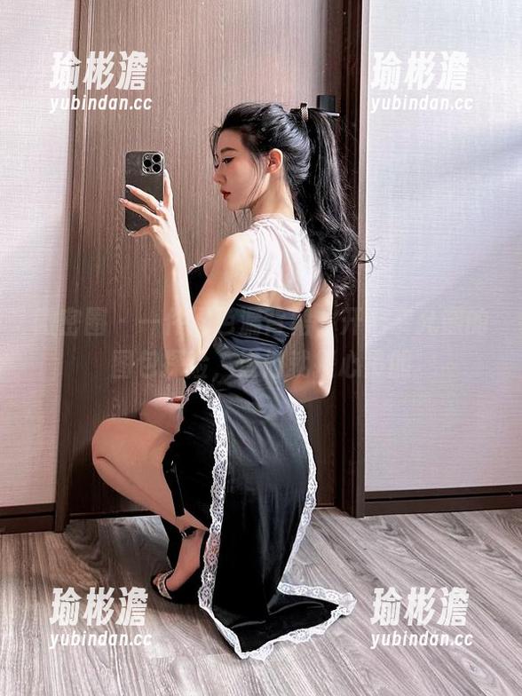 微密圈 - 一件绿色漏背裙，开启黎允熙的图包探险，进门就提心吊胆